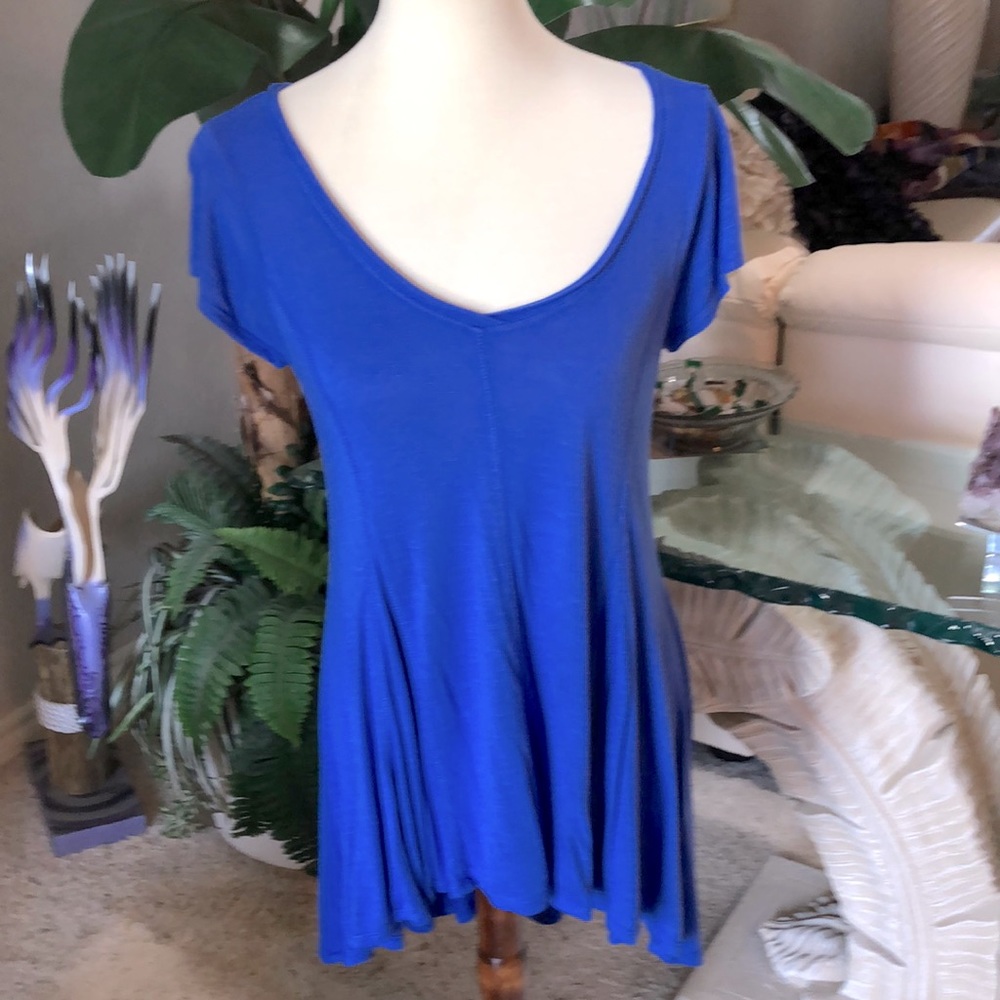 SZ S NWOT RXB HI-LOW BLUE TOP